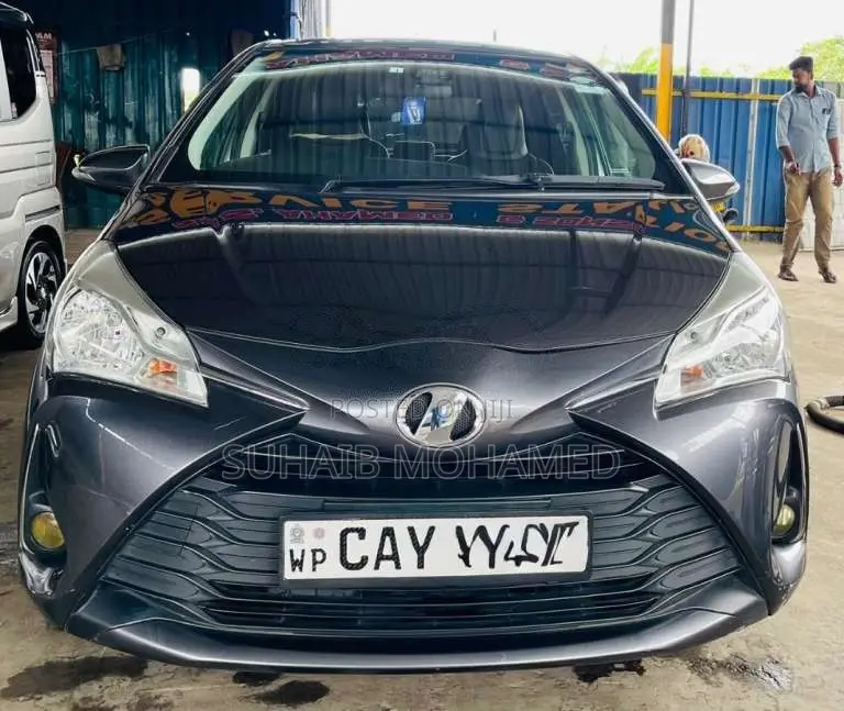Toyota Vitz 2018 Car (Used)