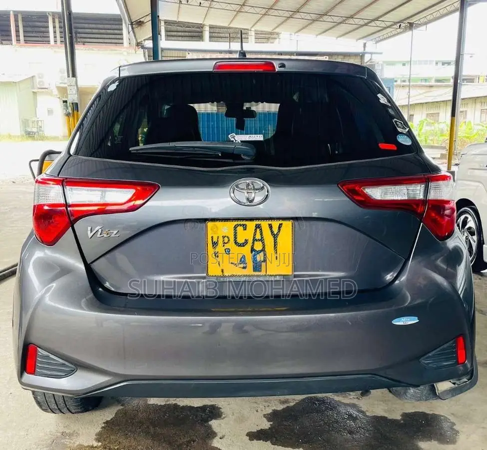 Toyota Vitz 2018 Car (Used)