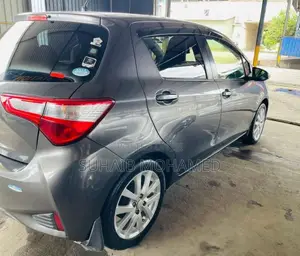 Toyota Vitz 2018 Car (Used)