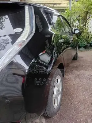 Nissan Leaf 2012 Car (Used)