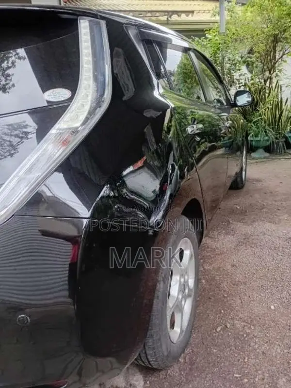 Nissan Leaf 2012 Car (Used)