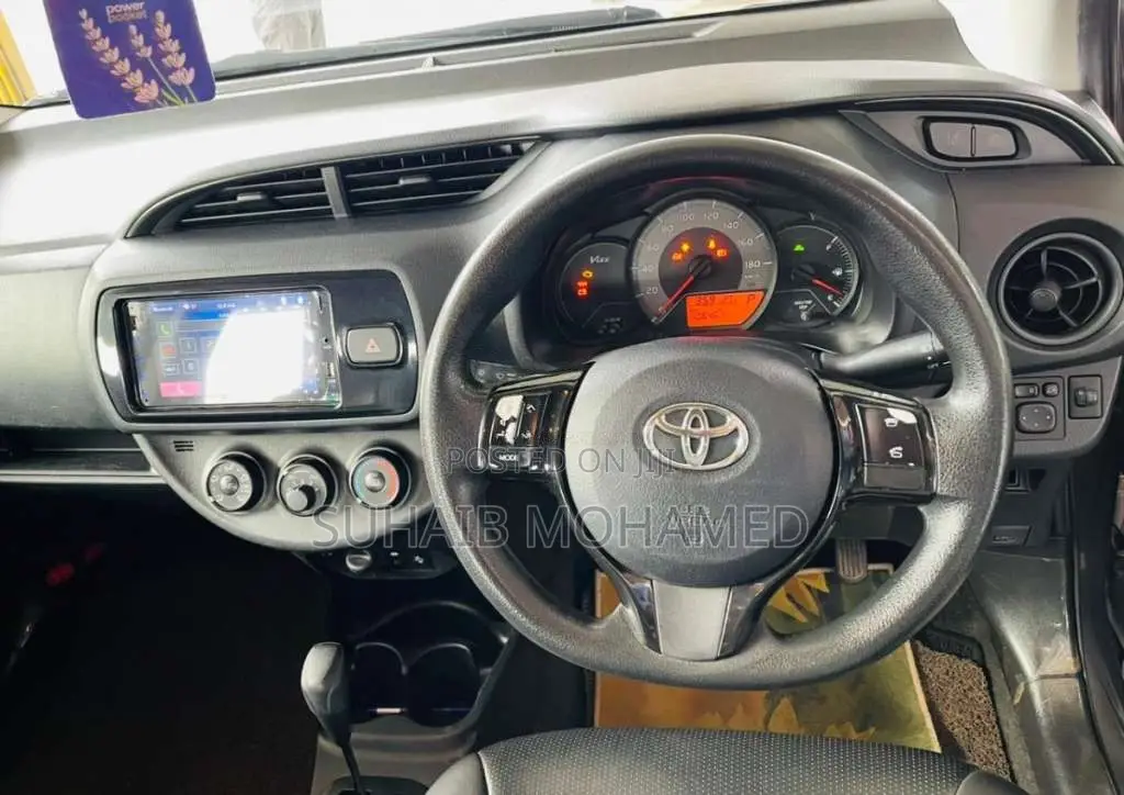 Toyota Vitz 2018 Car (Used)