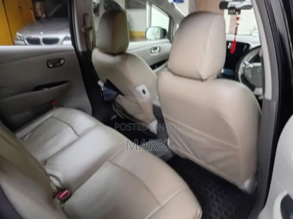 Nissan Leaf 2012 Car (Used)