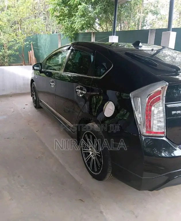 Toyota Prius 2015 Car (Used)