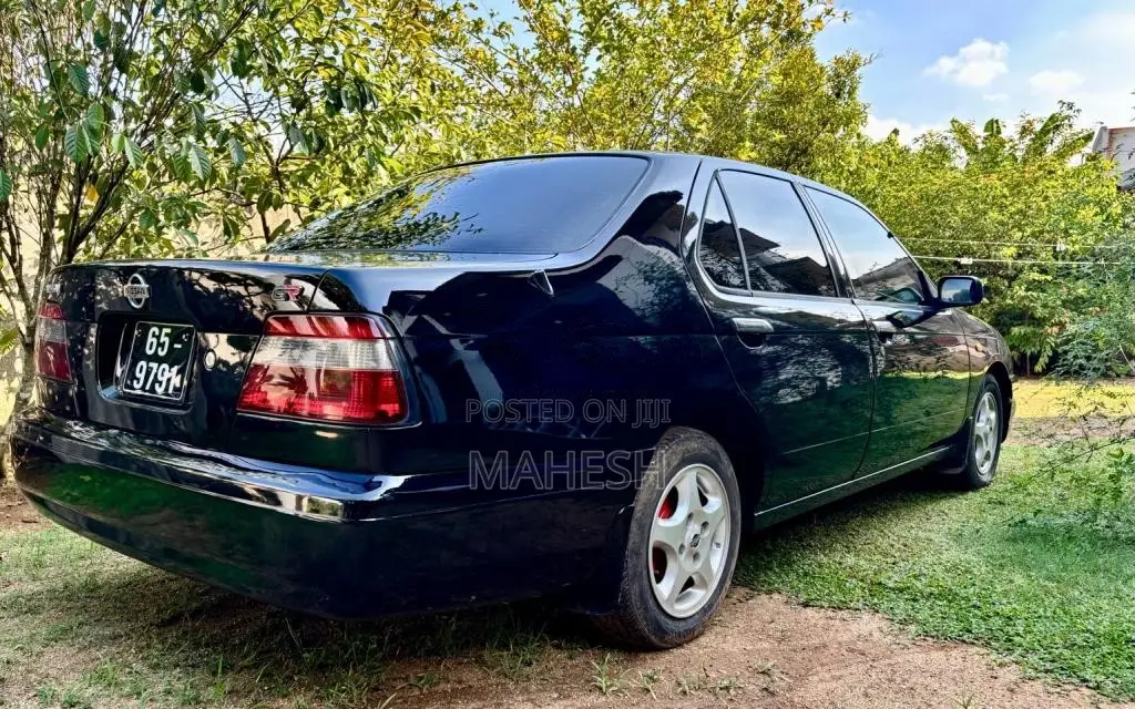 Nissan Bluebird U14 2000 Car (Used)