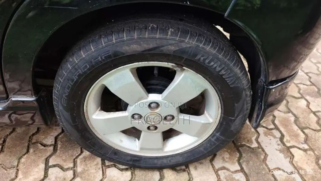 Chevrolet Cruze 2004 Car (Used)