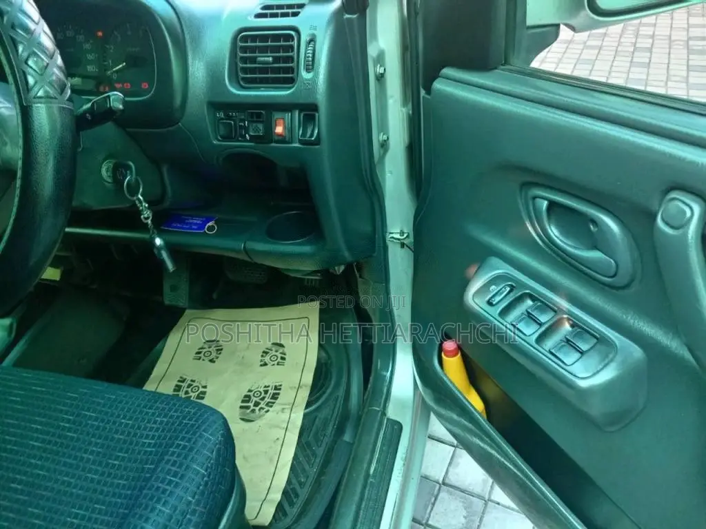Suzuki Swift 2004 Car (Used)