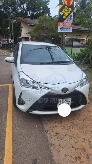 Toyota Vitz 2017 Car (Used)