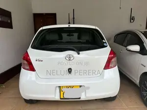 Toyota Vitz 2007 Car (Used)