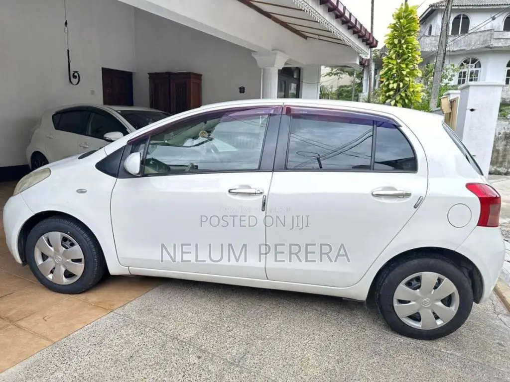 Toyota Vitz 2007 Car (Used)