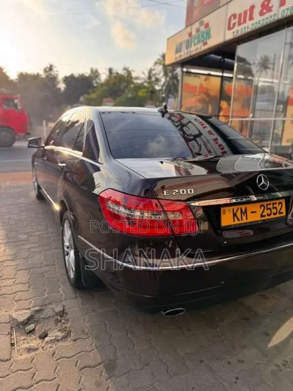 Mercedes-Benz E200 W212 2010 Car (Used)