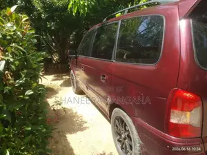 Hyundai Trajet 2000 Car (Used)
