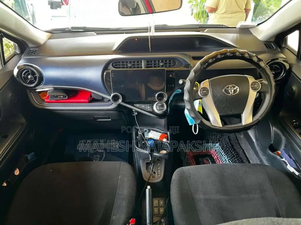 Toyota Aqua 2018 Car (Used)