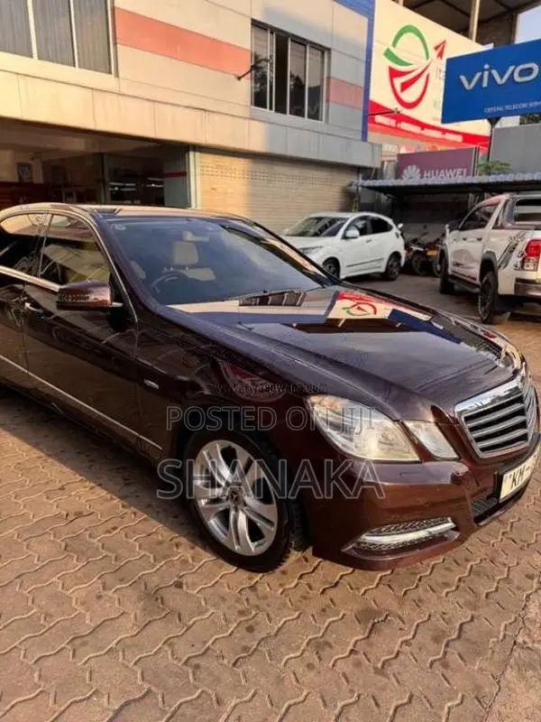 Mercedes-Benz E200 W212 2010 Car (Used)
