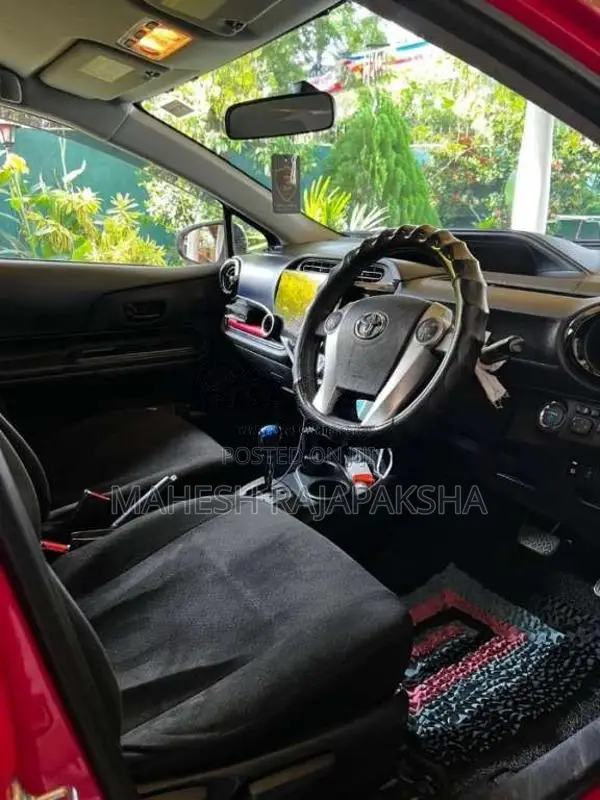 Toyota Aqua 2018 Car (Used)