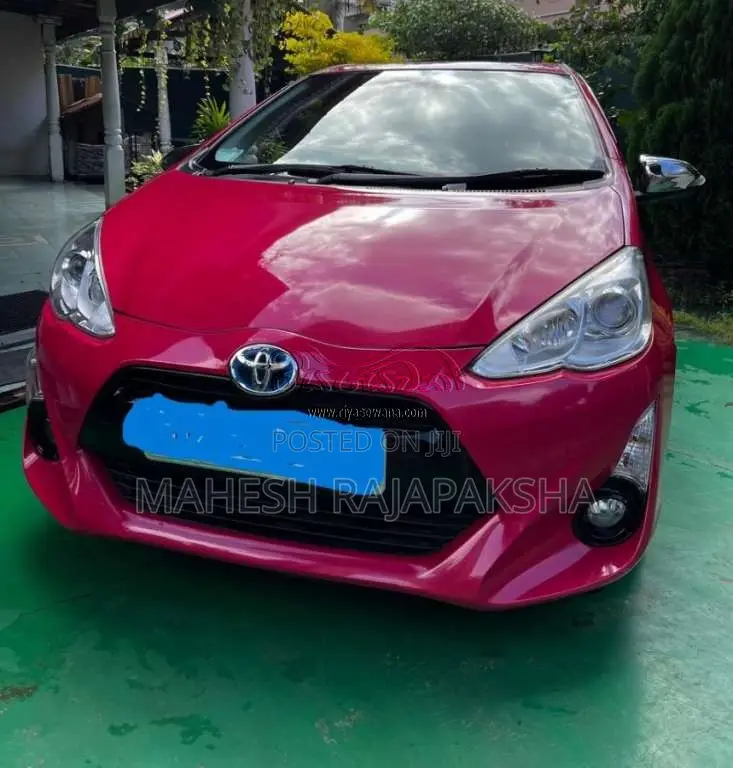 Toyota Aqua 2018 Car (Used)