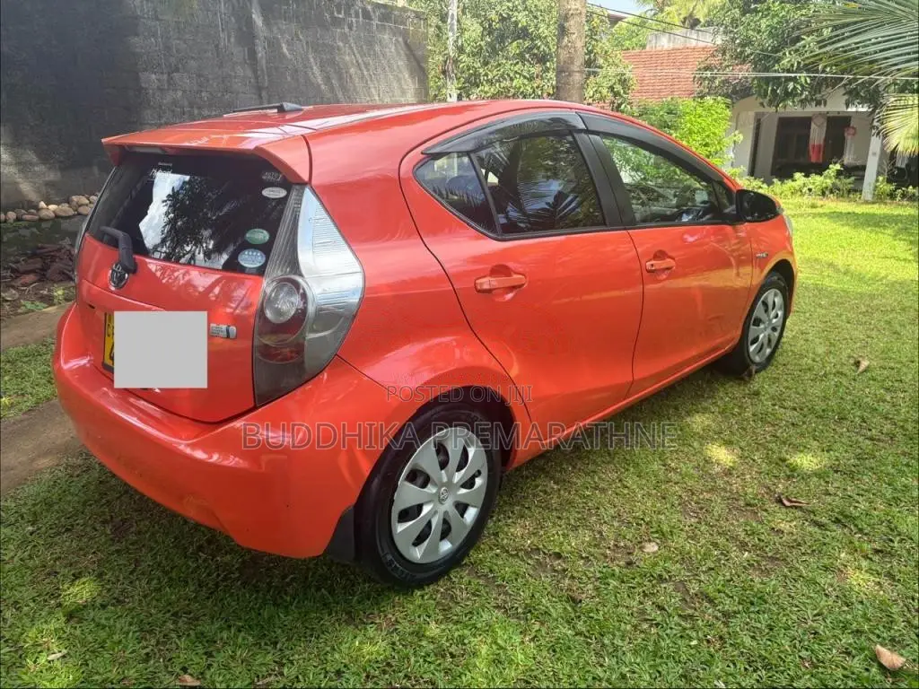 Toyota Aqua 2014 Car (Used)