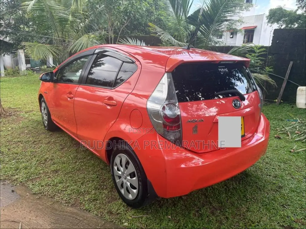 Toyota Aqua 2014 Car (Used)