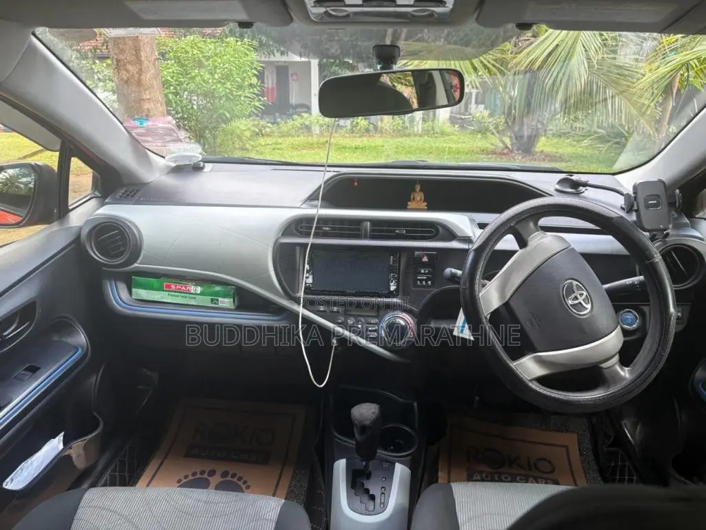 Toyota Aqua 2014 Car (Used)