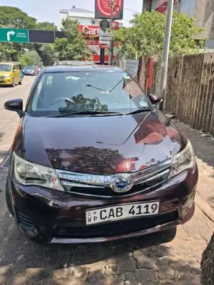 Toyota Axio 2014 Car (Used)