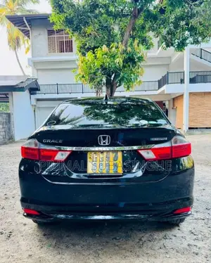 Honda Grace Ex 2016 Car (Used)