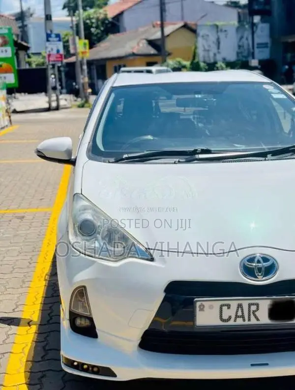 Toyota Aqua 2013 Car (Used)