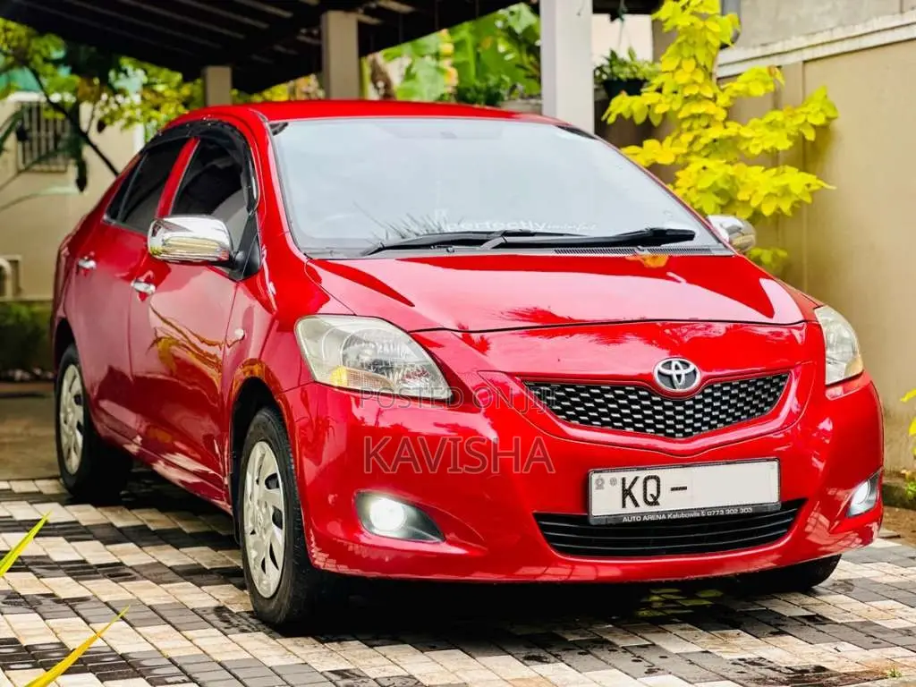 Toyota Yaris 2011 Car (Used)
