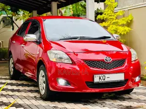 Toyota Yaris 2011 Car (Used)