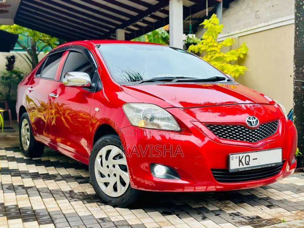 Toyota Yaris 2011 Car (Used)