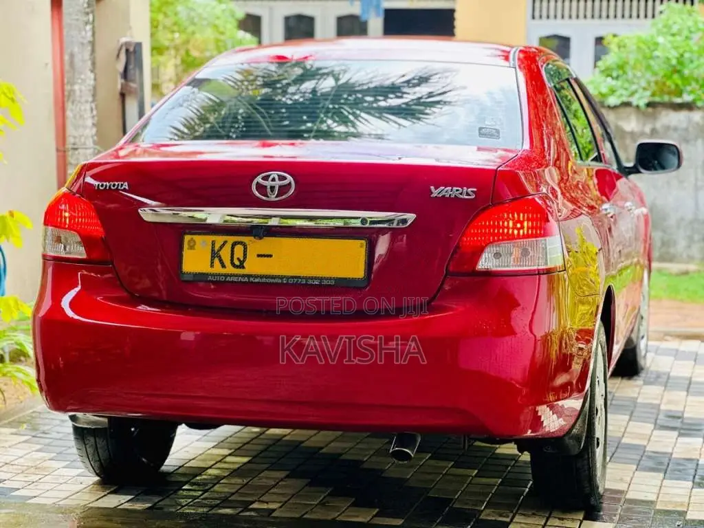 Toyota Yaris 2011 Car (Used)