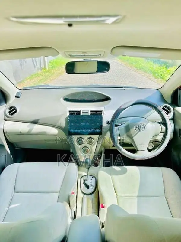 Toyota Yaris 2011 Car (Used)