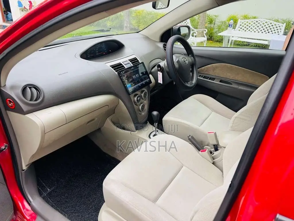 Toyota Yaris 2011 Car (Used)
