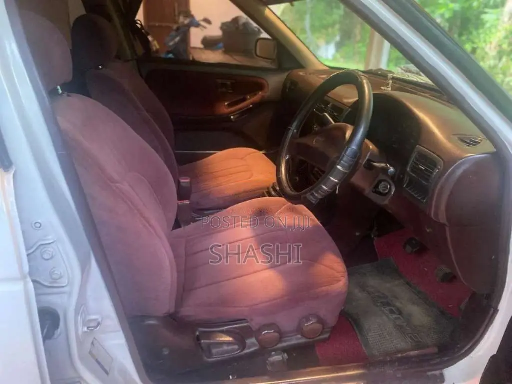 Nissan SUNNY SB13 1994 Car (Used)