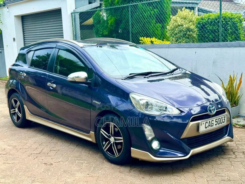 Toyota AQUA URBAN S LIMITED 2015 Car (Used)