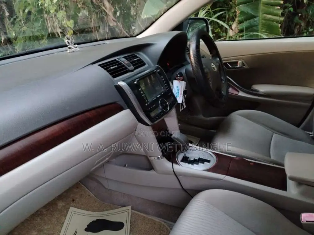 Toyota Premeo G Superior 2011 Car (Used)