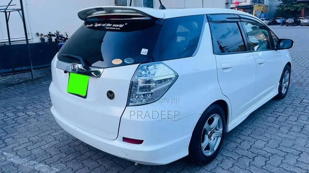 Honda Fit Shuttle Gp2 2012 Car (Used)