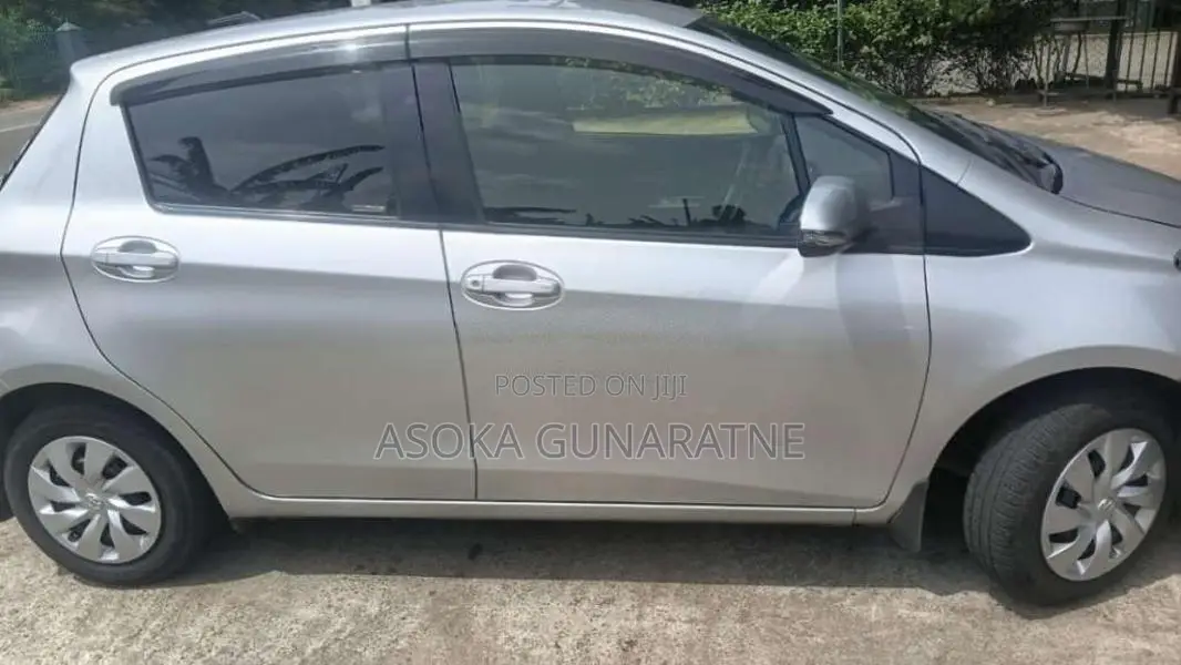 Toyota Vitz 2016 Car (Used)