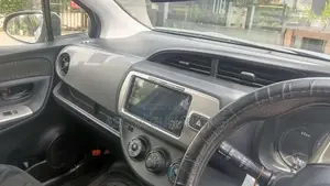 Toyota Vitz 2016 Car (Used)
