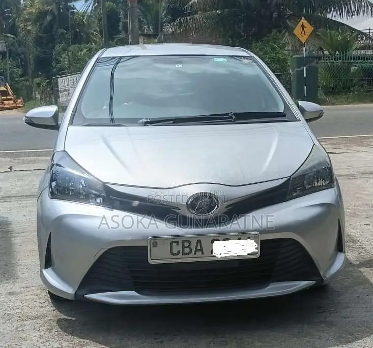 Toyota Vitz 2016 Car (Used)