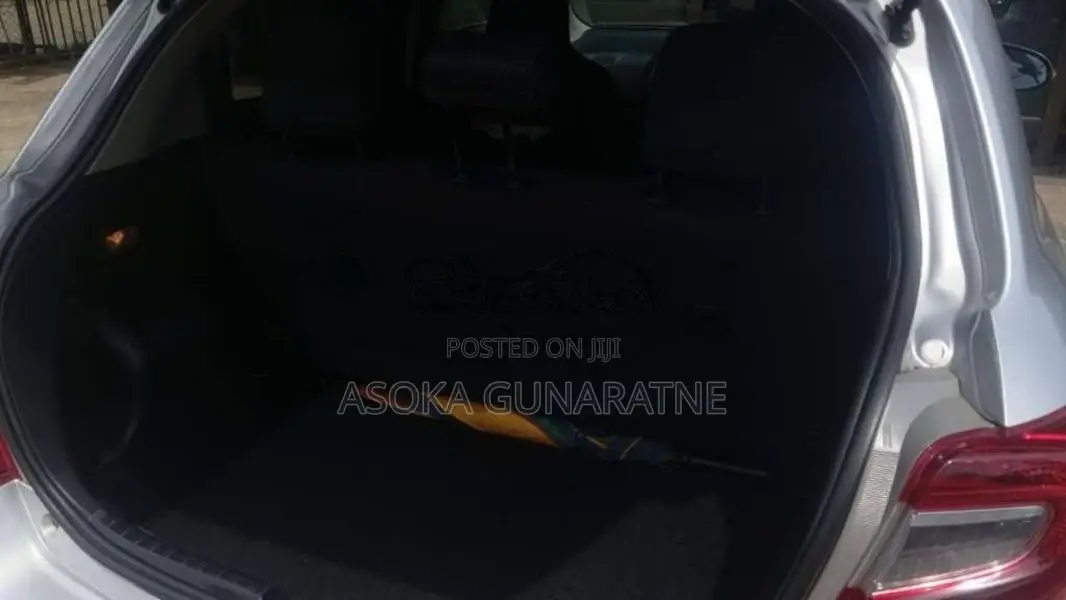 Toyota Vitz 2016 Car (Used)