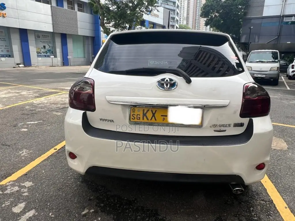 Toyota Auris 2011 Car (Used)