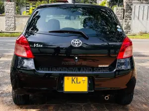 Toyota Vitz 2007 Car (Used)