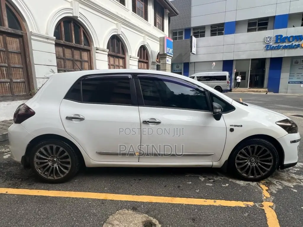 Toyota Auris 2011 Car (Used)
