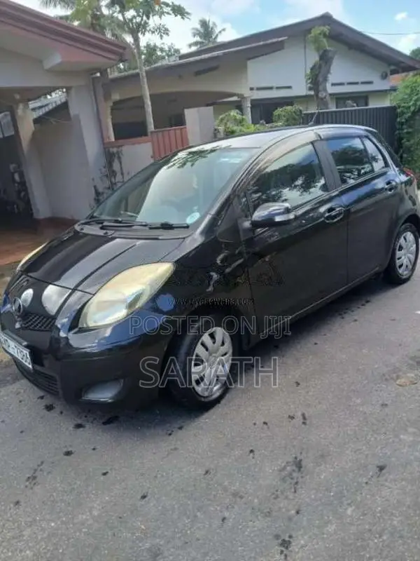 Toyota Vitz 2010 Car (Used)