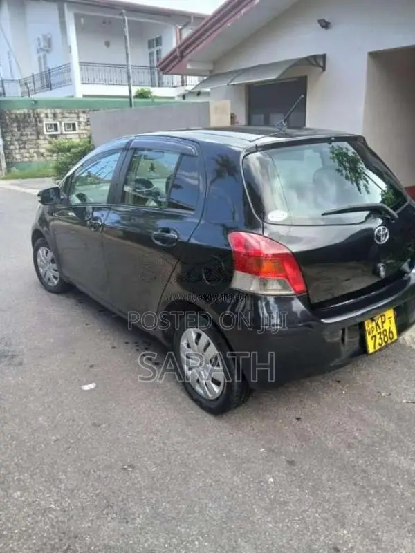 Toyota Vitz 2010 Car (Used)