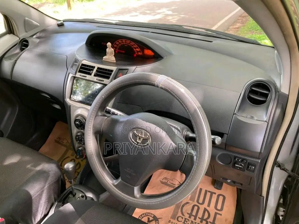 Toyota Vitz 2008 Car (Used)