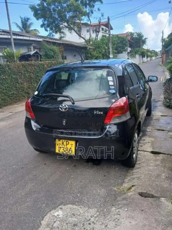 Toyota Vitz 2010 Car (Used)