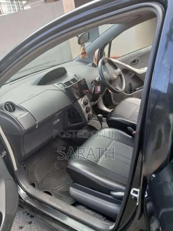 Toyota Vitz 2010 Car (Used)