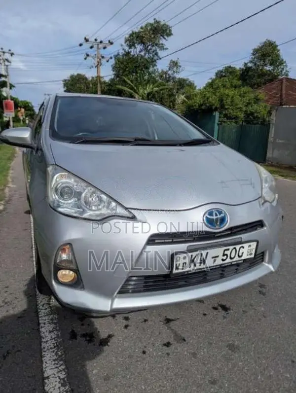 Toyota Aqua G Grade 2012 Car (Used)