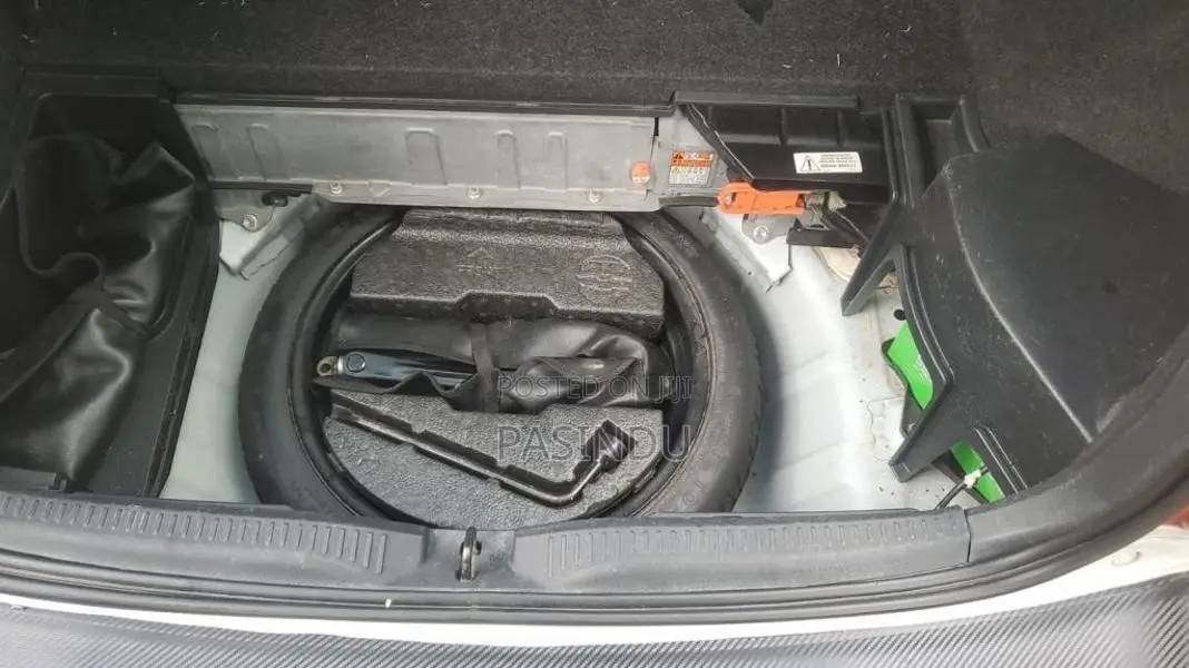 Toyota Auris 2011 Car (Used)
